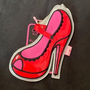 NWT- FLUFF LUGGAGE TAG - BURLY Q HIGH HEEL
